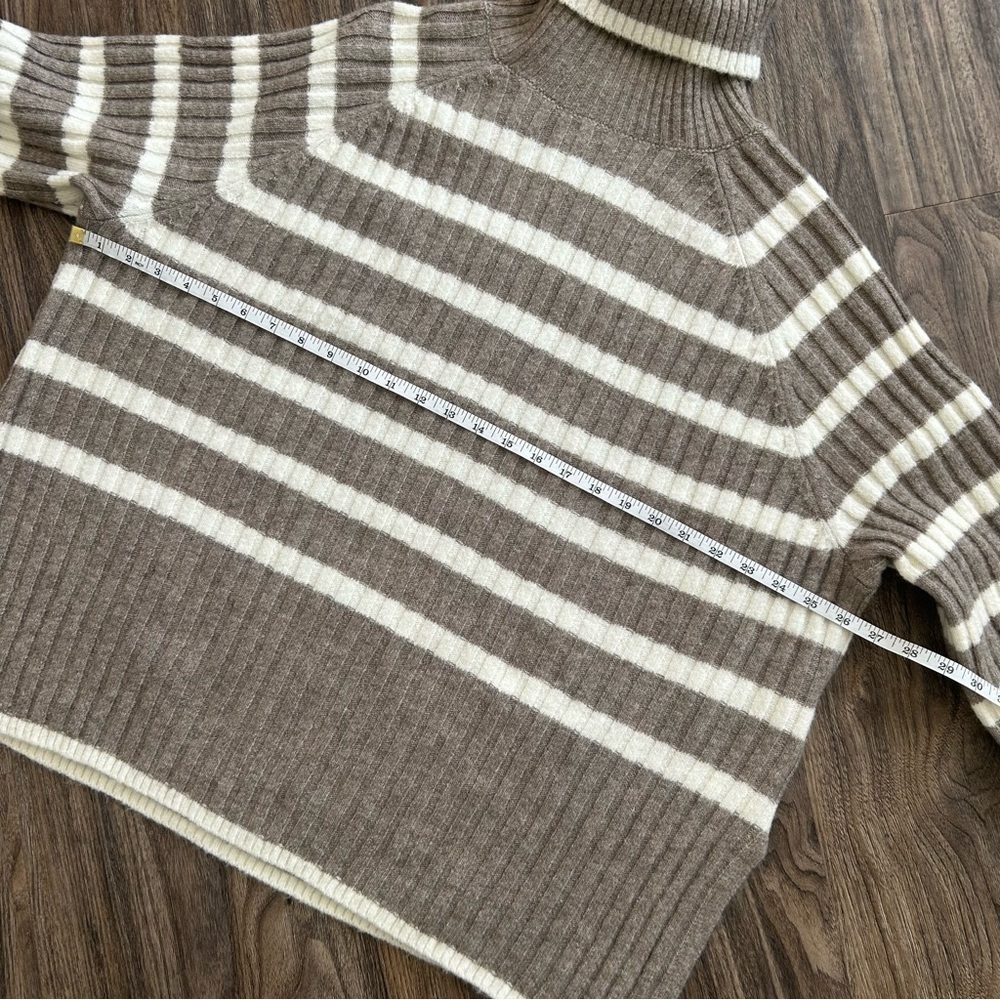 H&M Rib-Knit Turtleneck Long Sleeve Striped Boxy Fall Sweater - Picture 7 of 9